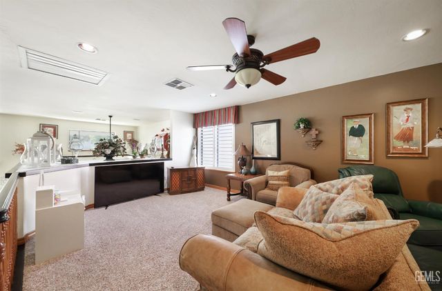 5805 Kings Canyon Drive, Bakersfield, CA 93306