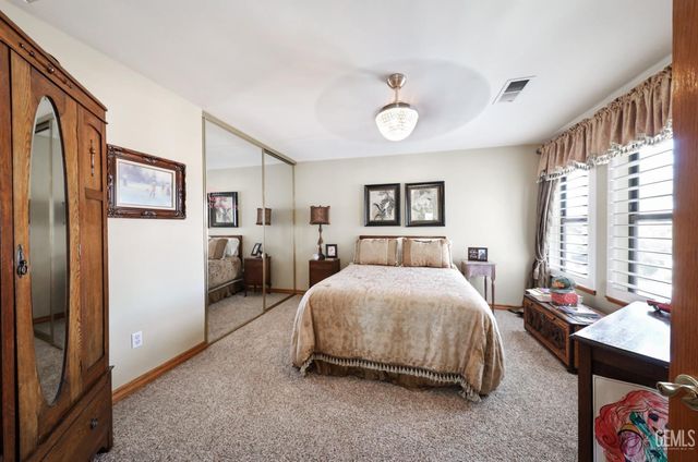 5805 Kings Canyon Drive, Bakersfield, CA 93306