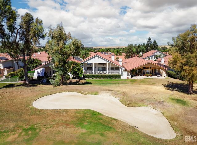 5805 Kings Canyon Drive, Bakersfield, CA 93306