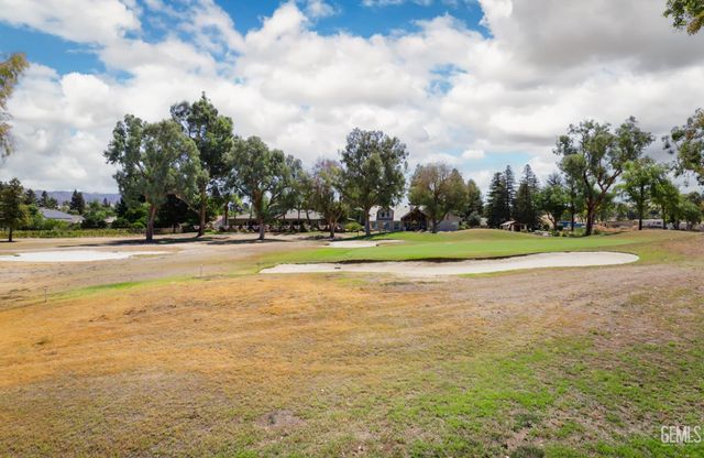 5805 Kings Canyon Drive, Bakersfield, CA 93306