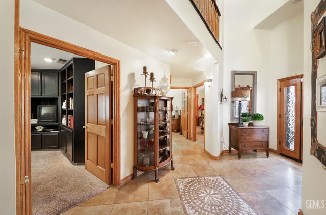 5805 Kings Canyon Drive, Bakersfield, CA 93306