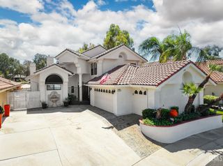 5805 Kings Canyon Drive, Bakersfield, CA 93306