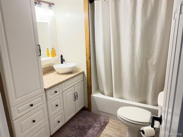271 Hemlock Street, Gladwin, MI 48624