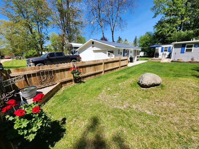 271 Hemlock Street, Gladwin, MI 48624