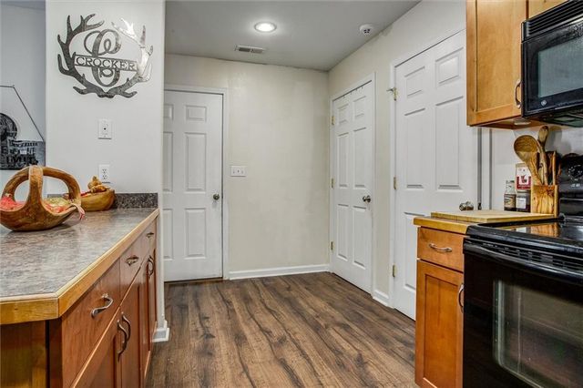 946 E Market Street, Warrensburg, MO 64093