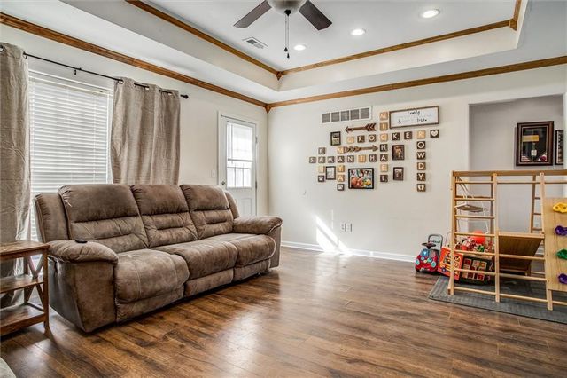 946 E Market Street, Warrensburg, MO 64093