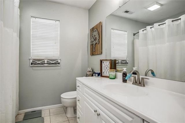 946 E Market Street, Warrensburg, MO 64093