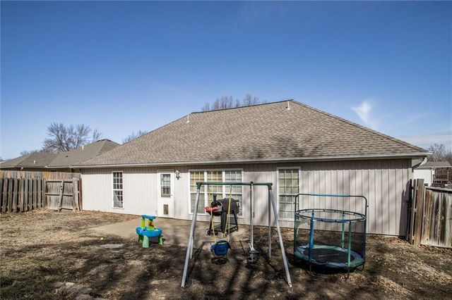 946 E Market Street, Warrensburg, MO 64093