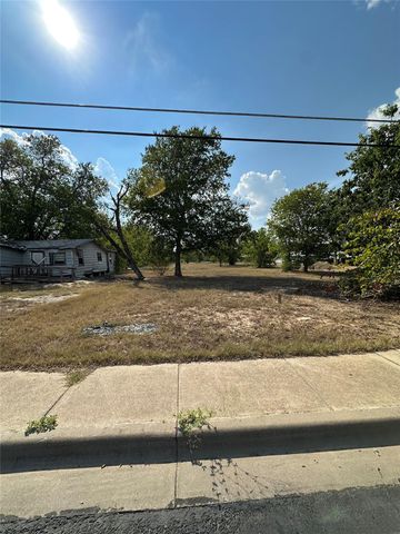 2210 Pecan ST, Bastrop, TX 78602