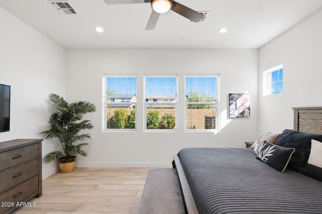 21641 N 59TH Street, Phoenix, AZ 85054