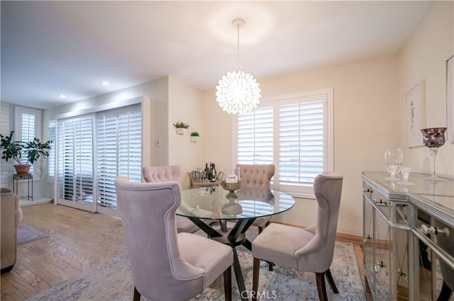 4425 Whitsett, Studio City, CA 91604