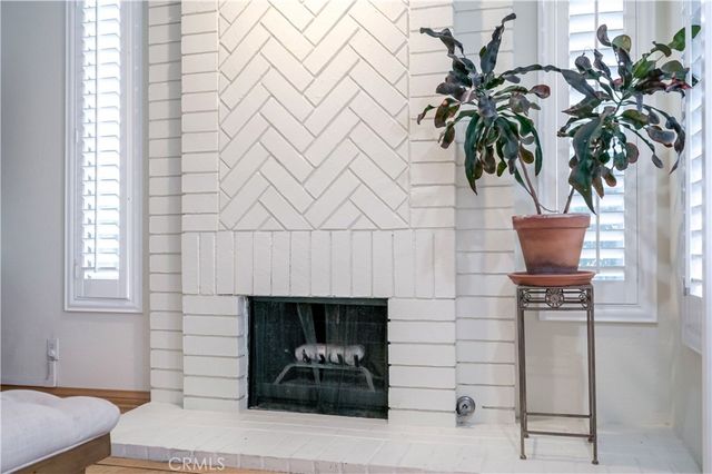 4425 Whitsett, Studio City, CA 91604