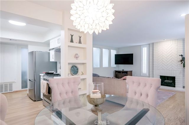 4425 Whitsett, Studio City, CA 91604