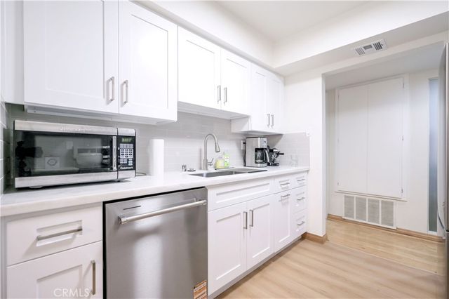 4425 Whitsett, Studio City, CA 91604