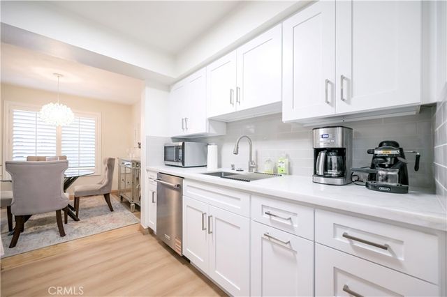 4425 Whitsett, Studio City, CA 91604