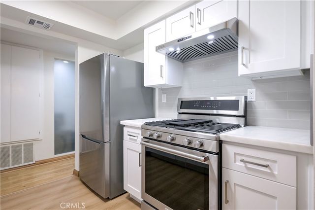 4425 Whitsett, Studio City, CA 91604
