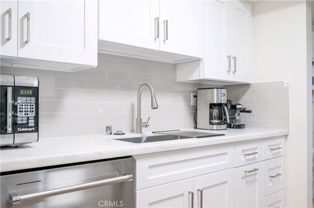 4425 Whitsett, Studio City, CA 91604
