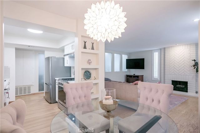 4425 Whitsett, Studio City, CA 91604