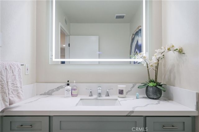 4425 Whitsett, Studio City, CA 91604