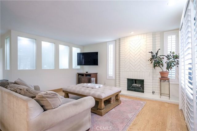 4425 Whitsett, Studio City, CA 91604