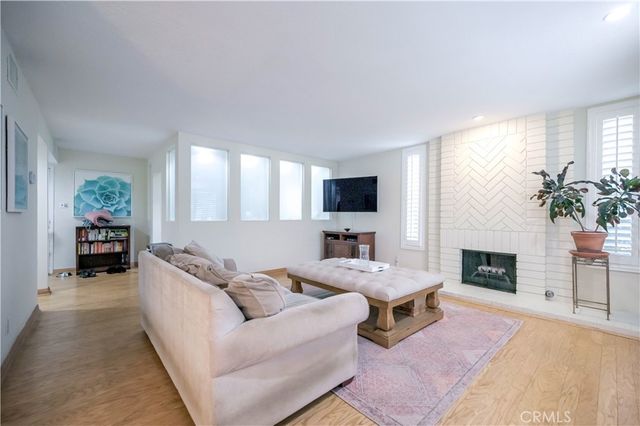 4425 Whitsett, Studio City, CA 91604