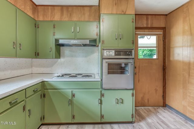 1476 Southside Road, Elizabethton, TN 37643