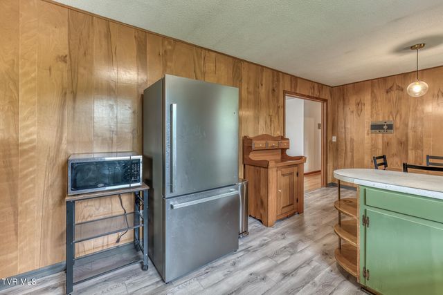 1476 Southside Road, Elizabethton, TN 37643