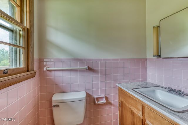 1476 Southside Road, Elizabethton, TN 37643