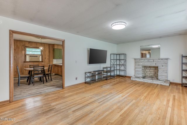 1476 Southside Road, Elizabethton, TN 37643