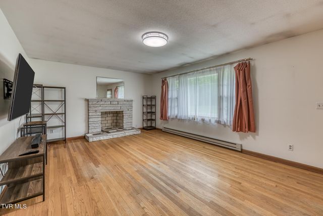 1476 Southside Road, Elizabethton, TN 37643