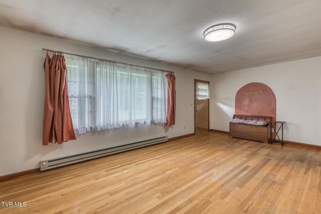 1476 Southside Road, Elizabethton, TN 37643
