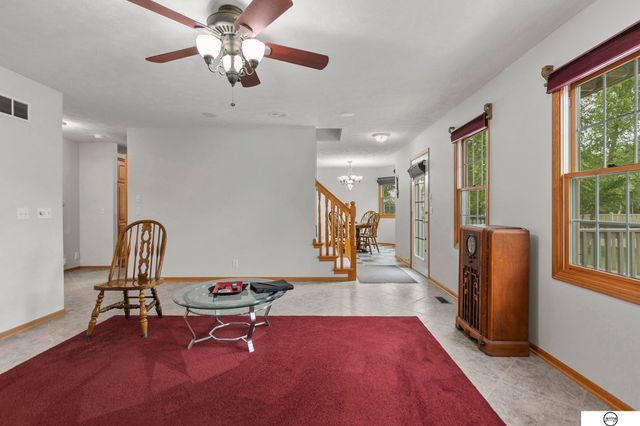 9360 Benziger Drive, Lincoln, NE 68526