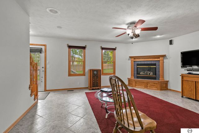 9360 Benziger Drive, Lincoln, NE 68526