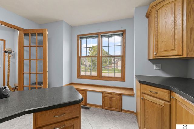 9360 Benziger Drive, Lincoln, NE 68526