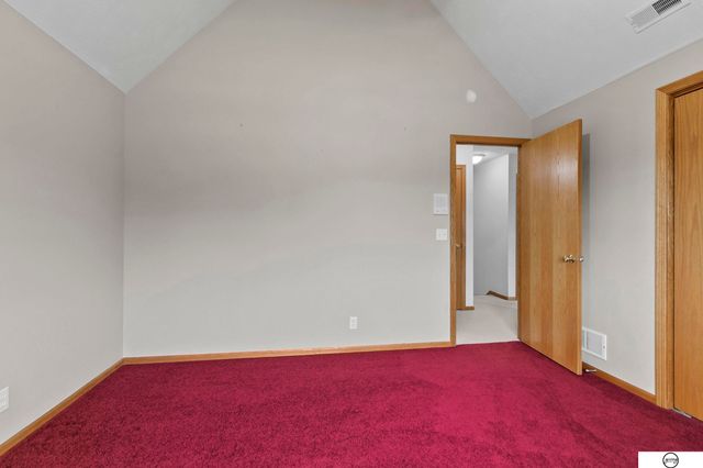 9360 Benziger Drive, Lincoln, NE 68526