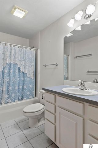 9360 Benziger Drive, Lincoln, NE 68526