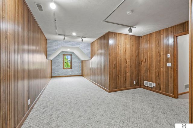 9360 Benziger Drive, Lincoln, NE 68526