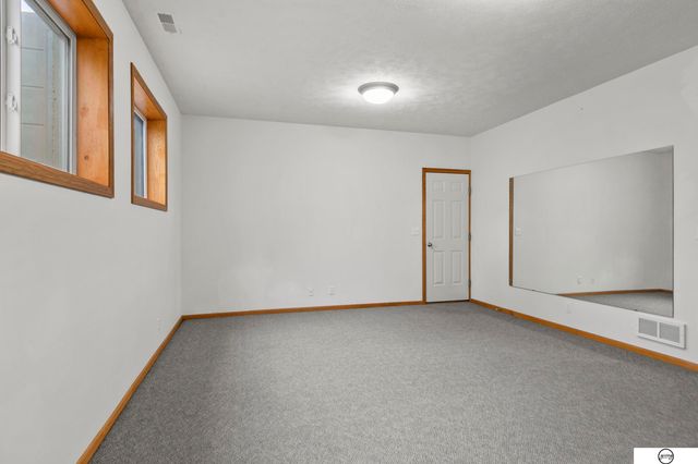 9360 Benziger Drive, Lincoln, NE 68526