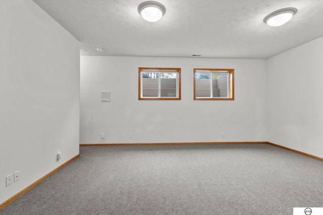 9360 Benziger Drive, Lincoln, NE 68526
