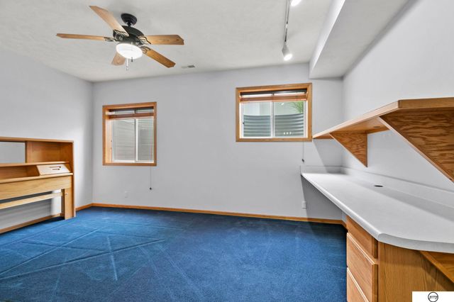 9360 Benziger Drive, Lincoln, NE 68526