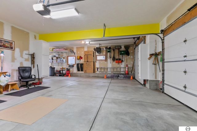 9360 Benziger Drive, Lincoln, NE 68526