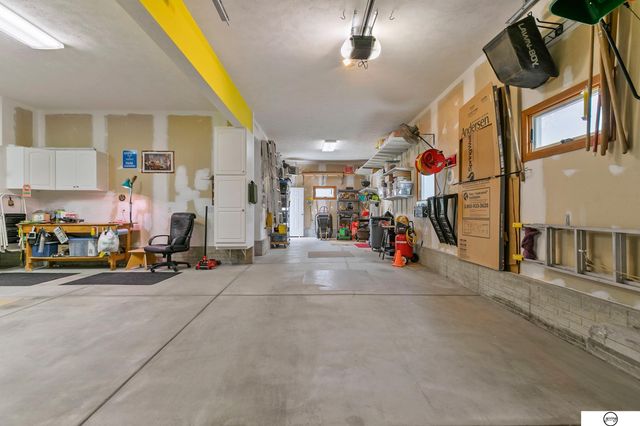 9360 Benziger Drive, Lincoln, NE 68526