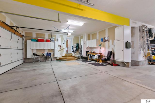 9360 Benziger Drive, Lincoln, NE 68526