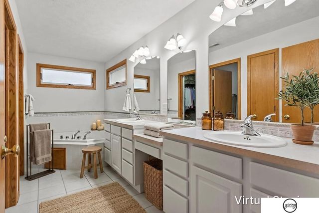 9360 Benziger Drive, Lincoln, NE 68526
