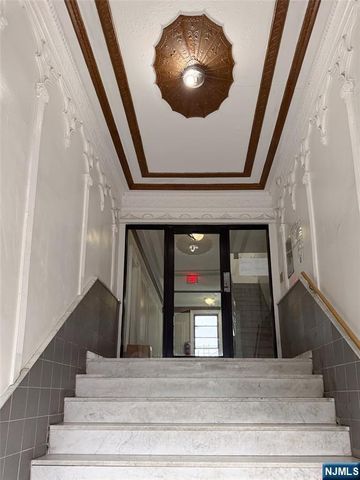 523-25 34th Street D1, Union City, NJ 07087