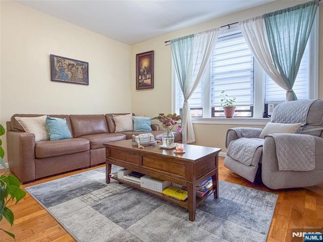 523-25 34th Street D1, Union City, NJ 07087