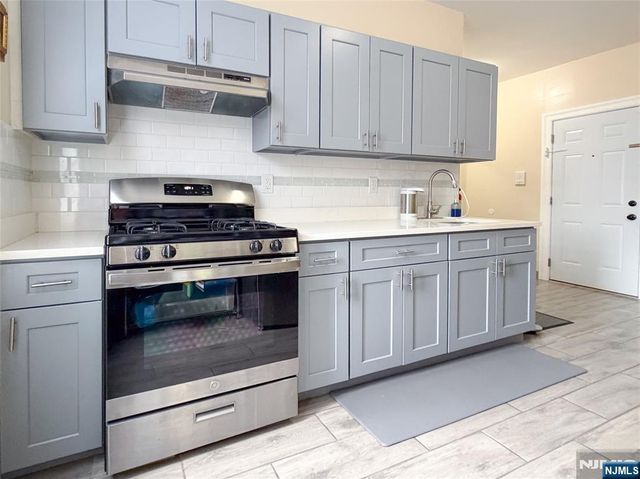 523-25 34th Street D1, Union City, NJ 07087