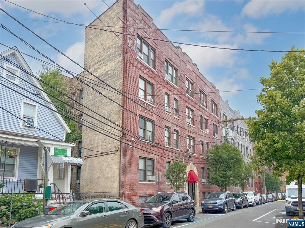 523-25 34th Street D1, Union City, NJ 07087