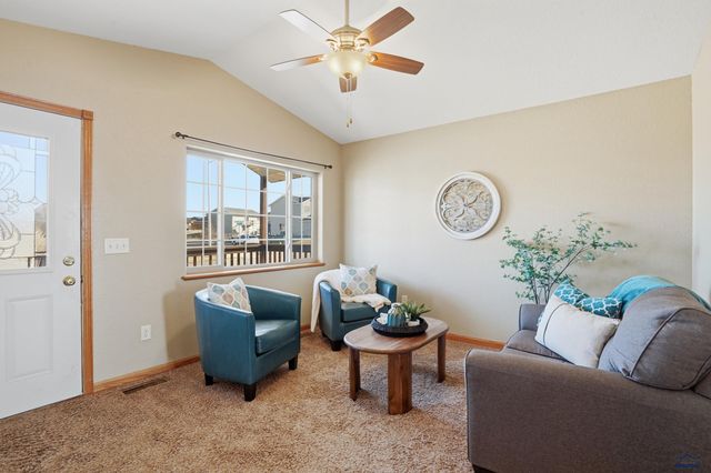 715 OLD CAVALRY RD, Box Elder, SD 57719