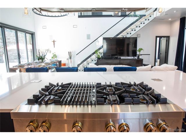 4960 S Lipan Dr, Englewood, CO 80110